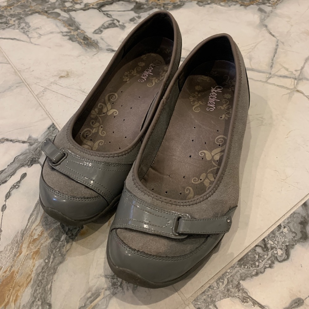 Sketchers gray flats with leather accent strap